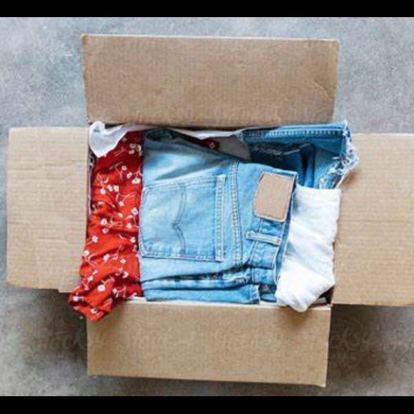 Surprise clothing box size small - Picture 1 of 1